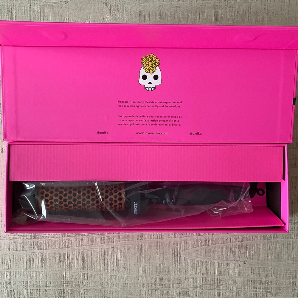 Amika Blowout Babe Thermal Ionic Hot Brush - Picture 4 of 7